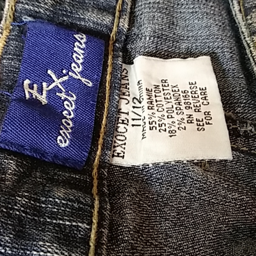 Jeans - Picture 2 of 3